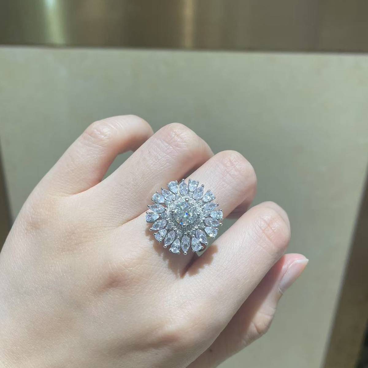 Luxury Pearl Small Diamond Micro Inlaid Round Diamond Women's Ring S925 Silver Plated Platinum Customized Selection Main Stone Moissanite 1.0ct/Side Stone Cubic Zirconia